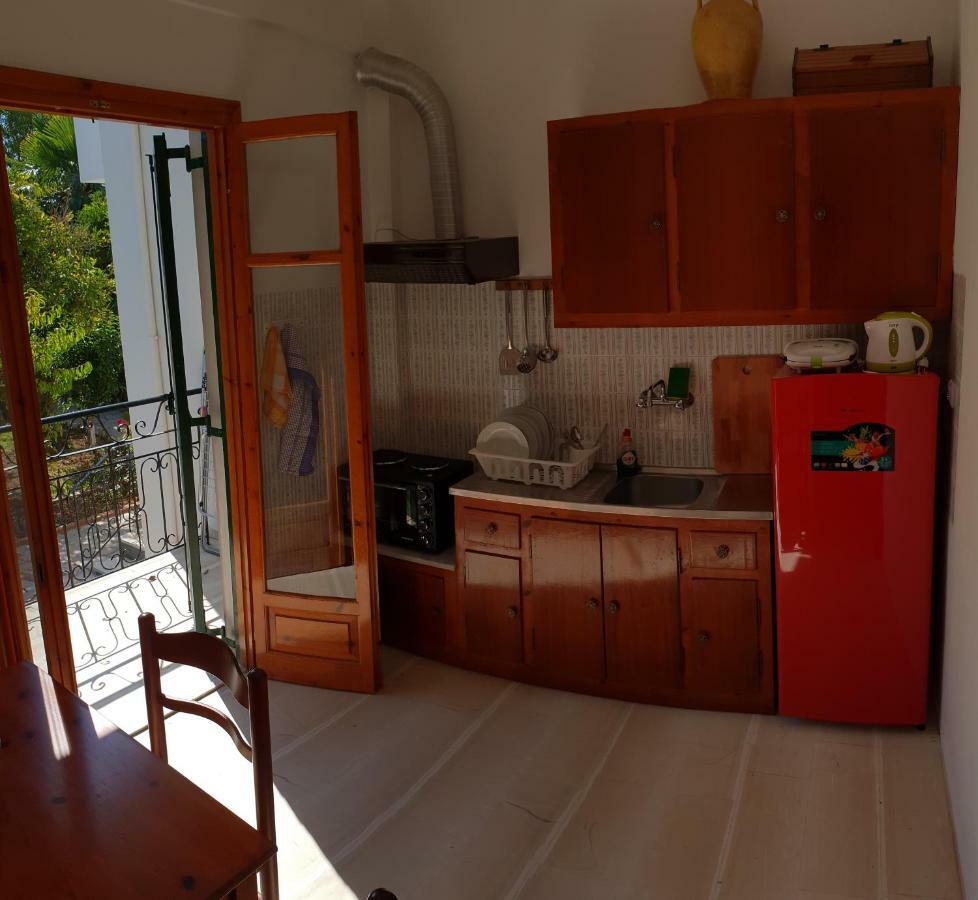 Kostas' Garden Apartman Róda Kültér fotó