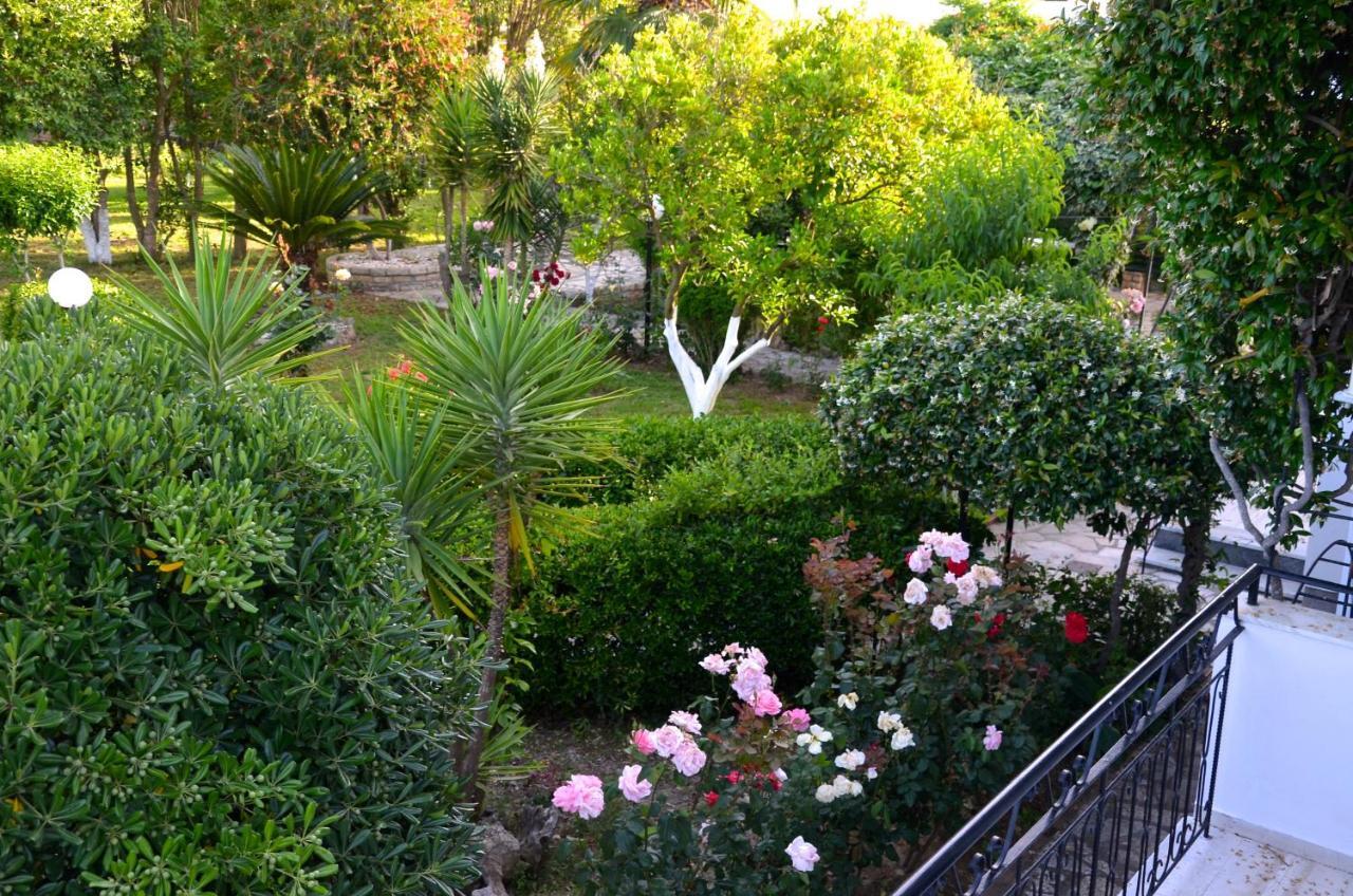 Kostas' Garden Apartman Róda Kültér fotó