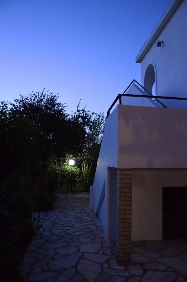 Kostas' Garden Apartman Róda Kültér fotó